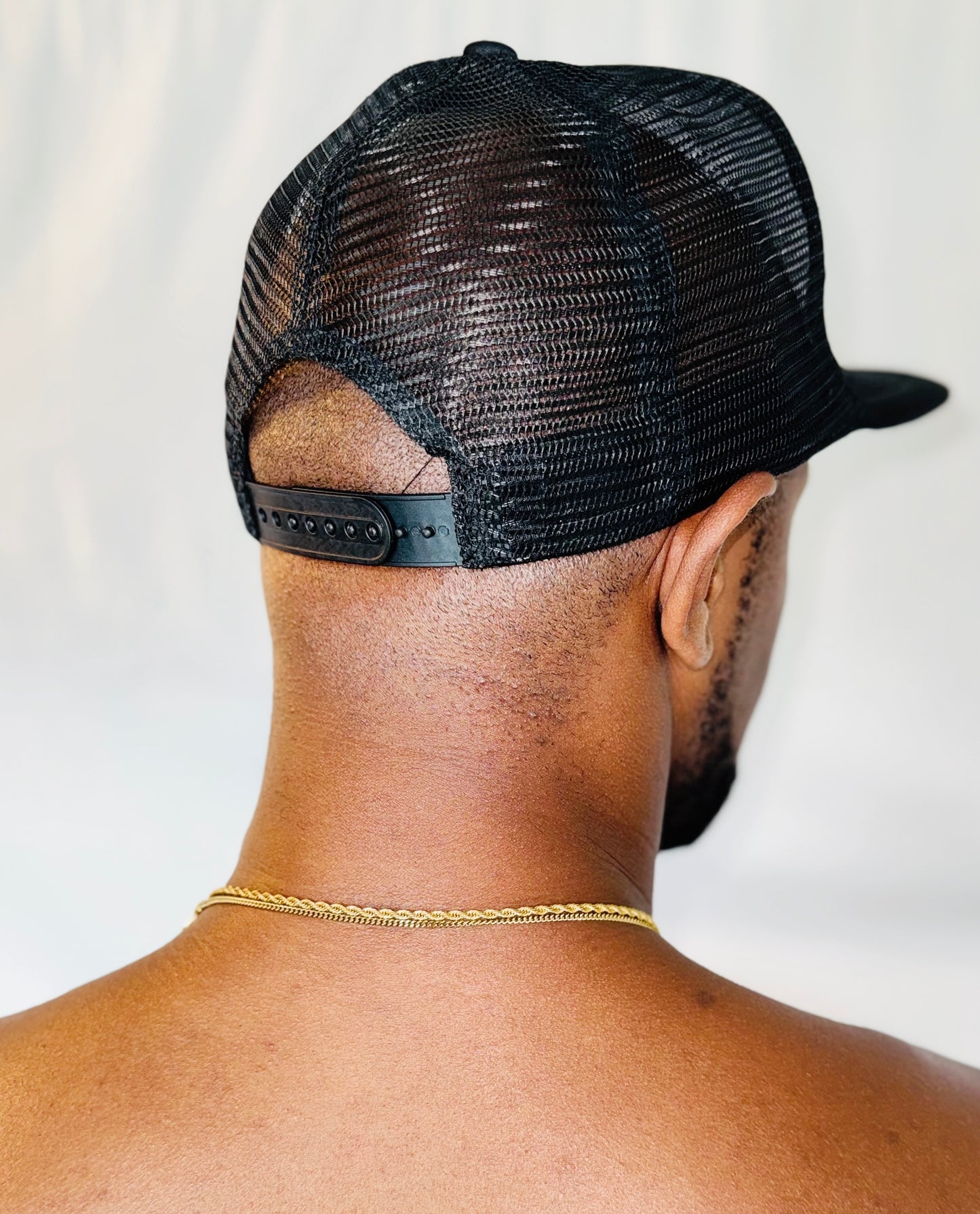 BASICS SPORTS SNAPBACK CAP